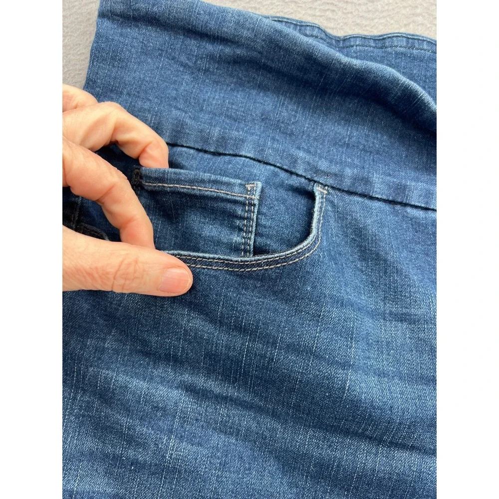 Bandolino Jeans Theadora Tummy Toner Pull On Straight Leg Blue Medium Wash 16W - Picture 2 of 13